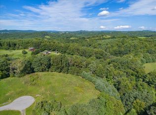 Marcom Dr NW, Riner, VA 24149