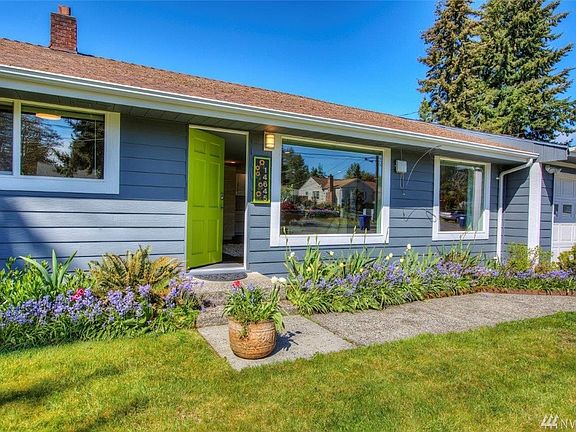 Pretty walkway to front door entry