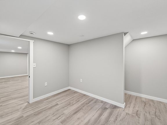 4th image of 2442 County Road I APT 1