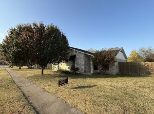 1126 Winscott Rd, Benbrook, TX 76126