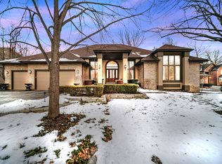 395 S Walnut Ridge Ct, Frankfort, IL 60423