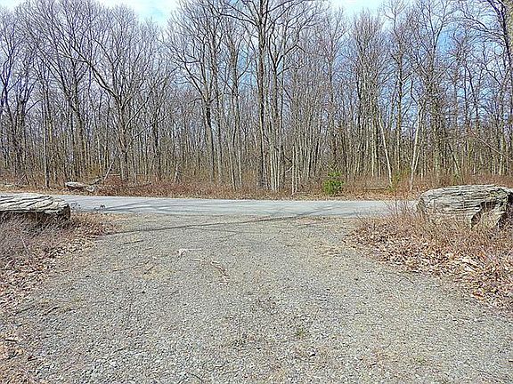 3rd image of 121 Wedgewood Dr