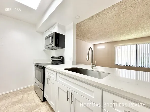 17821 Sherman Way, Reseda, CA