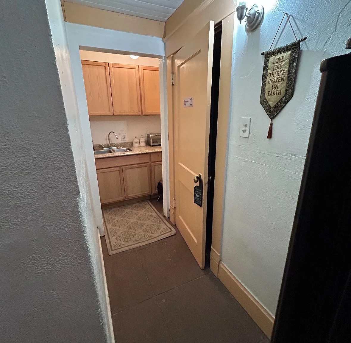 213 Chase Creek St — Photo 4