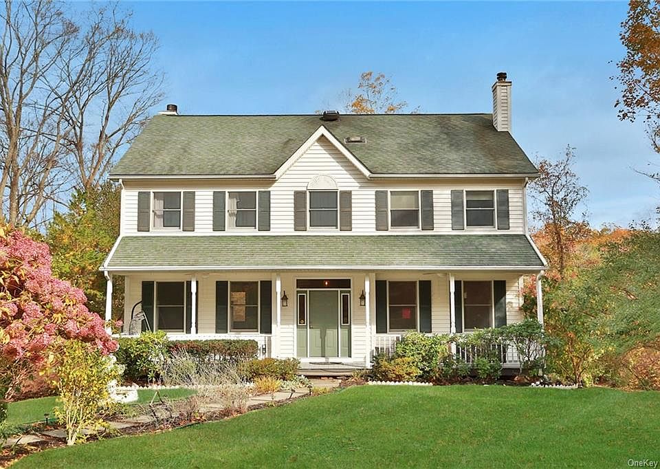 1st image of 26 Lily Pond Ln