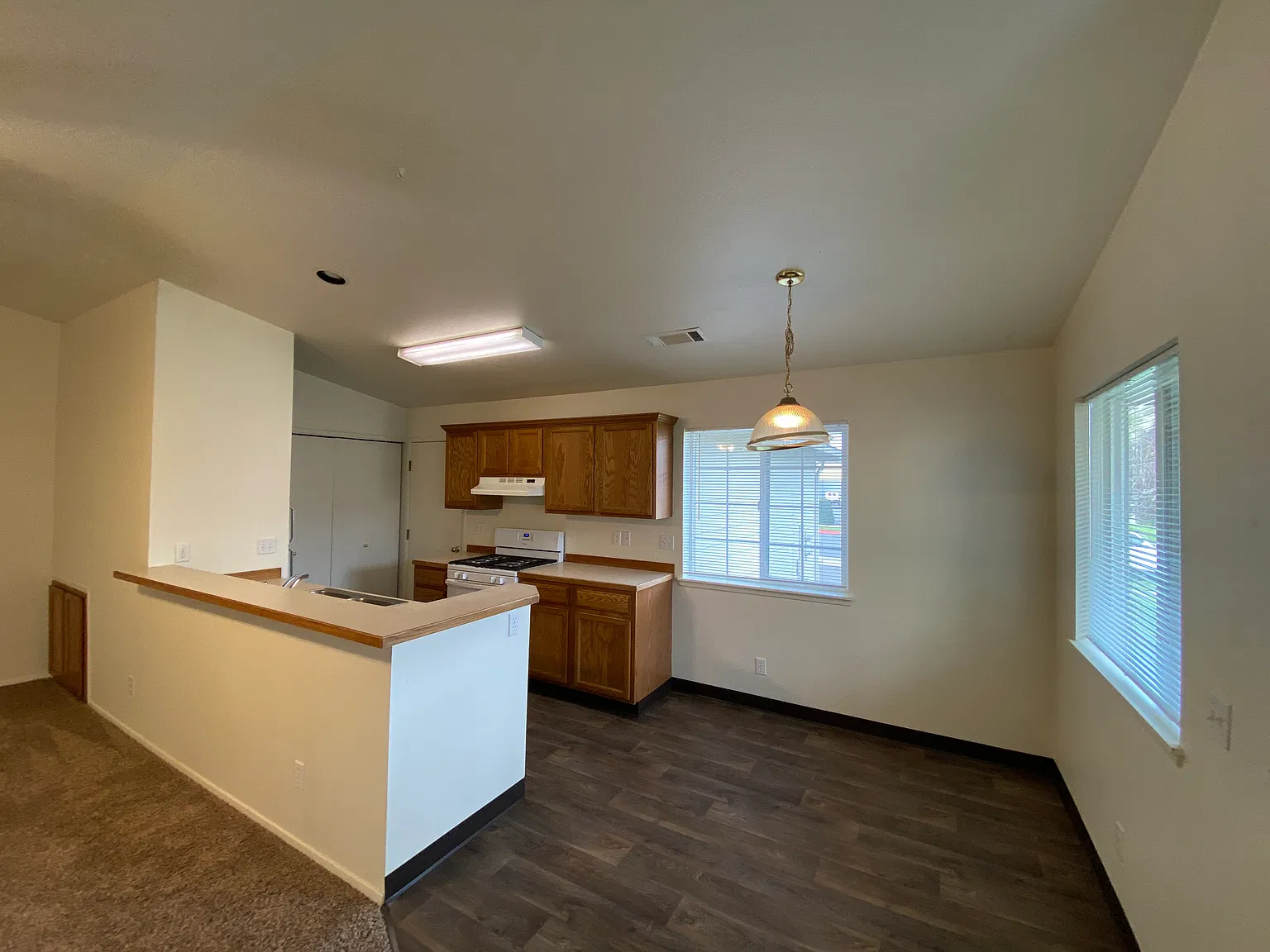 2 bed, 1017 sqft, $1,750 — Photo 4