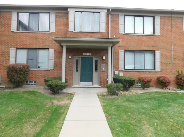 32722 Harper Ave, Saint Clair Shores, MI 48082