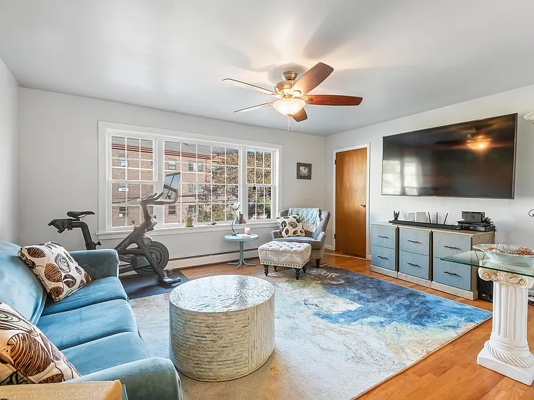 290 Randolph Ave #2 — Photo 8