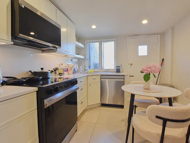 57 Jane St #3 — Photo 6