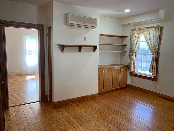 Eating Area/Kitchen
