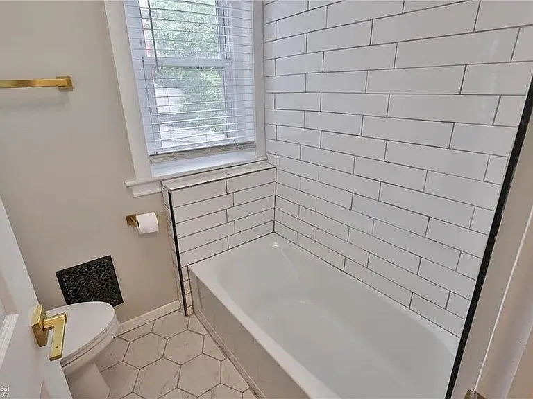 2nd Floor Bathroom