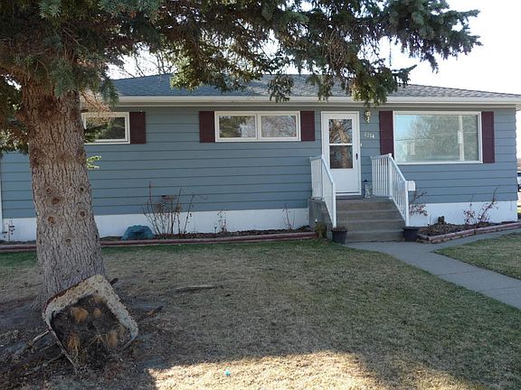 5th image of 2214 4th St NE
