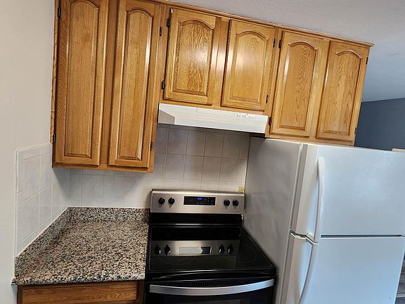 4th image of 211 Rushmore Ln APT 2