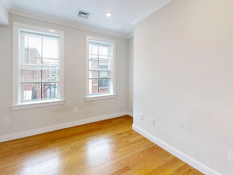 191 Porter St #4 — Photo 5