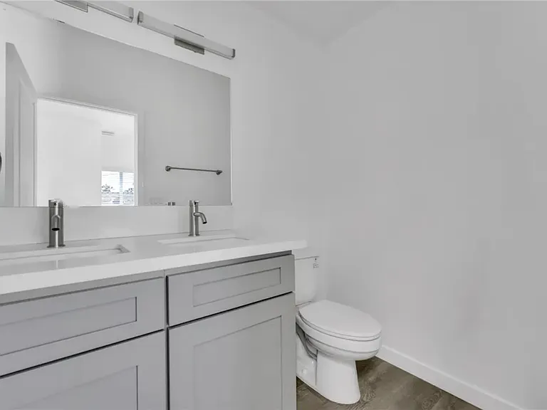 1885 W 20th St #1/2 — Photo 13