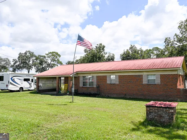 2817 Cherokee St, Waycross, GA 31503