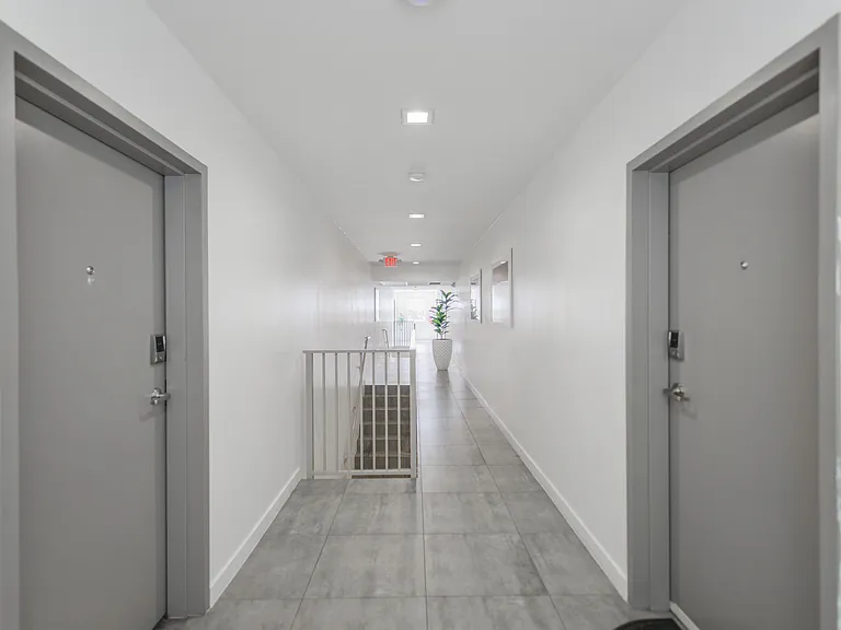 165 NW 39th St #7 — Photo 25