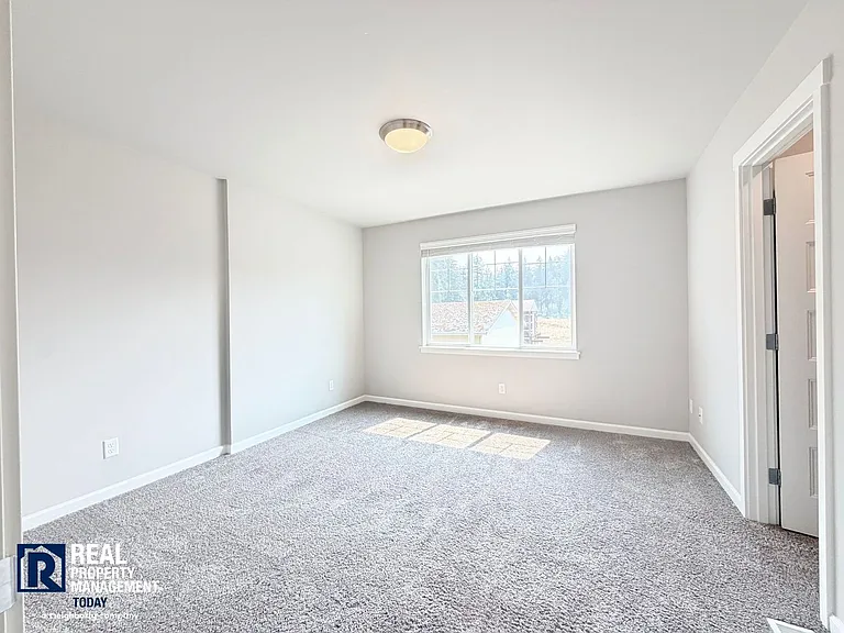 909 161st Street Ct E — Photo 13