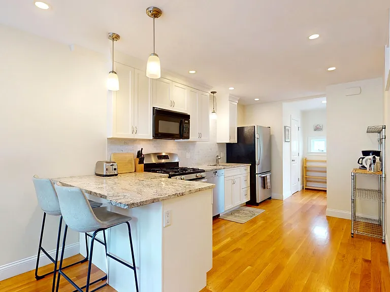 14 Bradbury St #14 — Photo 9