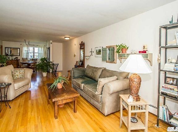 3rd image of 4743 Wilshire Ln