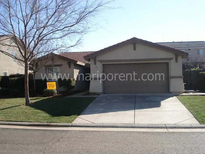 4395 Middlebury Way photo 1