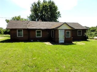 17248 Kiowa Rd, Valley Falls, KS 66088