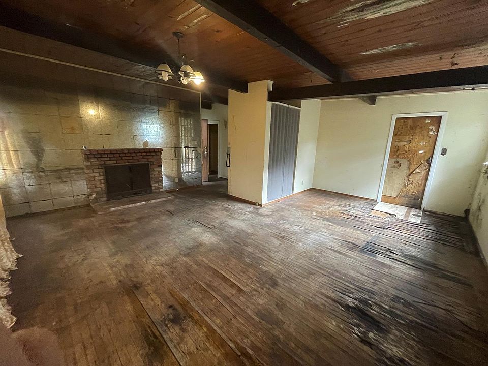 2nd image of 364 California Ave