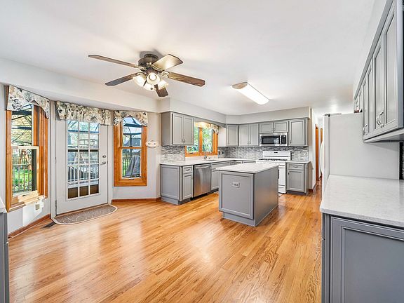2nd image of 2373 Waterbury Cir