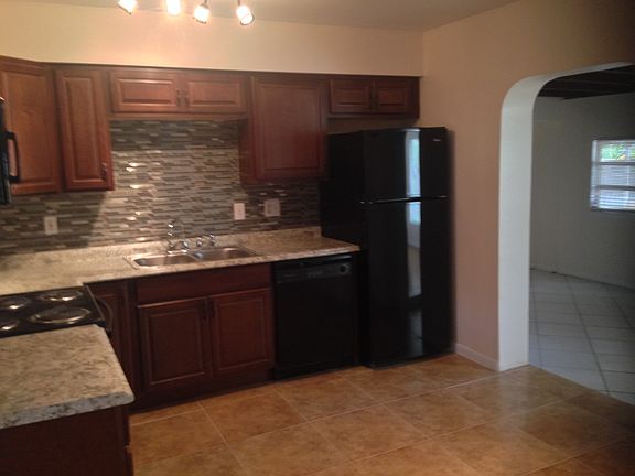 3rd image of 1021 S D St