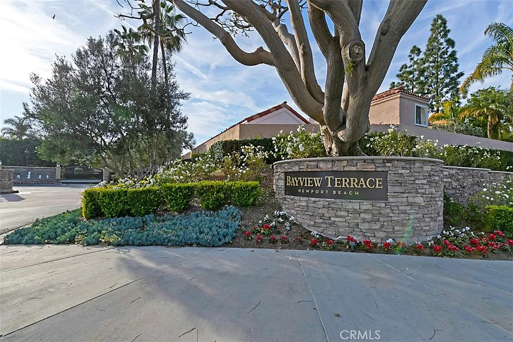 3 bed, 2.5 bath, 1733 sqft, $5,600 — Photo 4