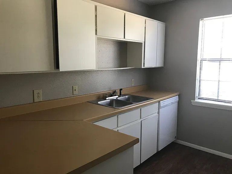 136 Jester Cir — Photo 4