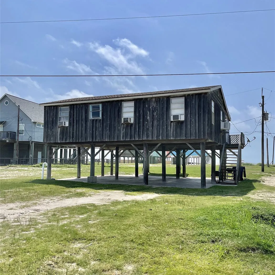 3 bed, 1.0 bath, 864 sqft, $2,000 — Photo 2