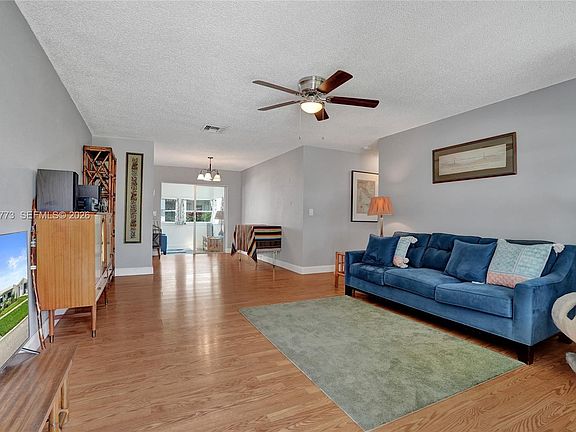 5th image of 2083 SW 13th Ave