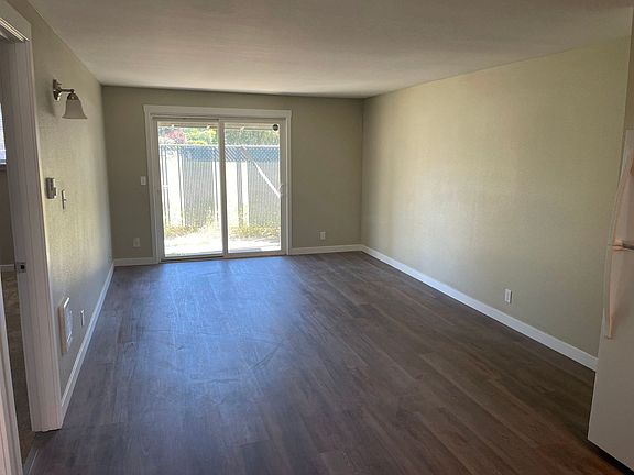2nd image of 18245 E Burnside St #109