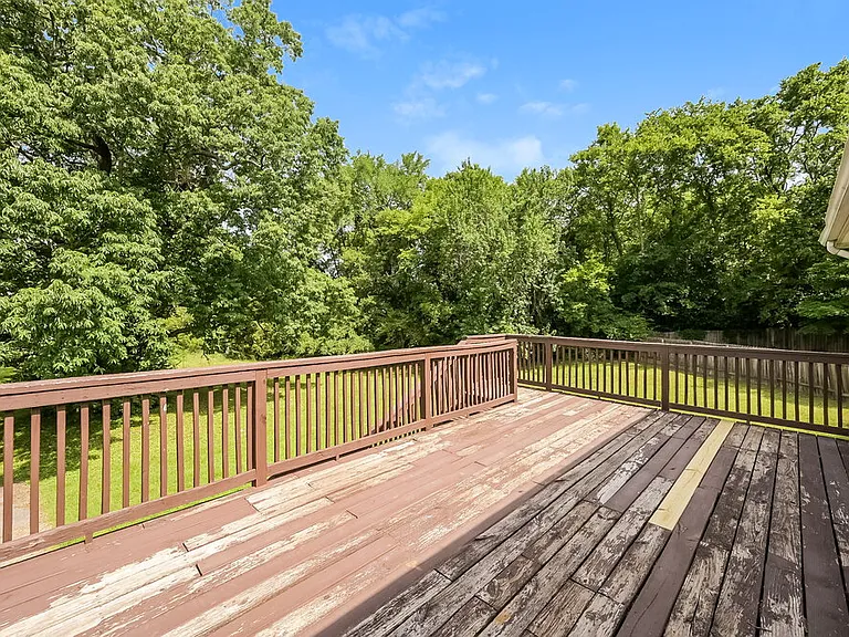 121 Lee Ct — Photo 17