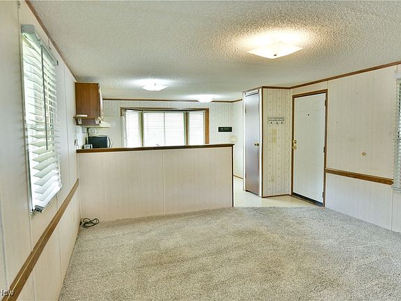 3rd image of 618 Sugar Pines Dr