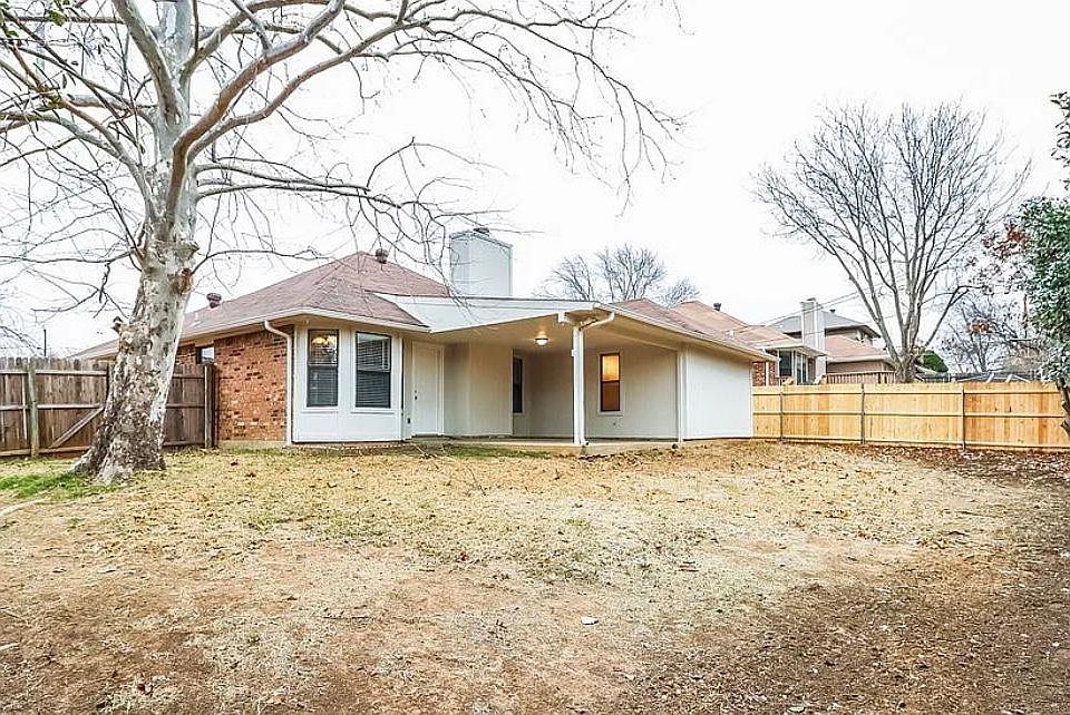 1st image of 640 Ozark Ave #1