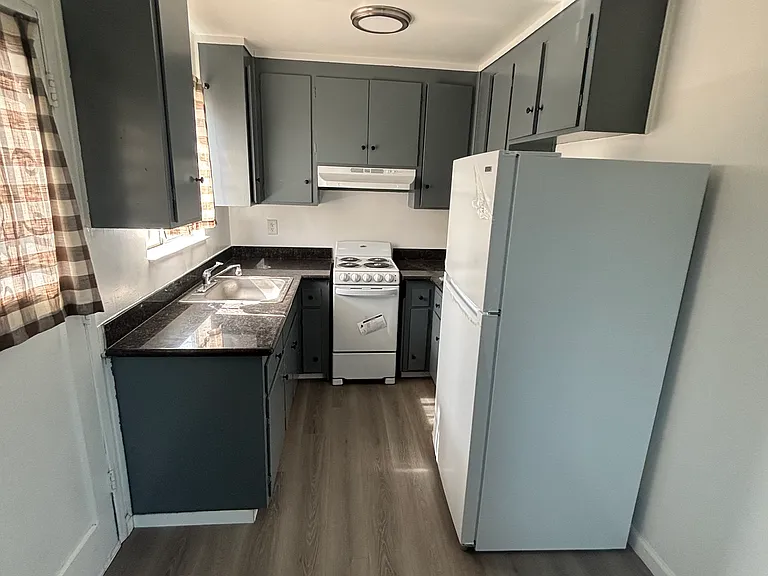 2235 94th Ave #B — Photo 4