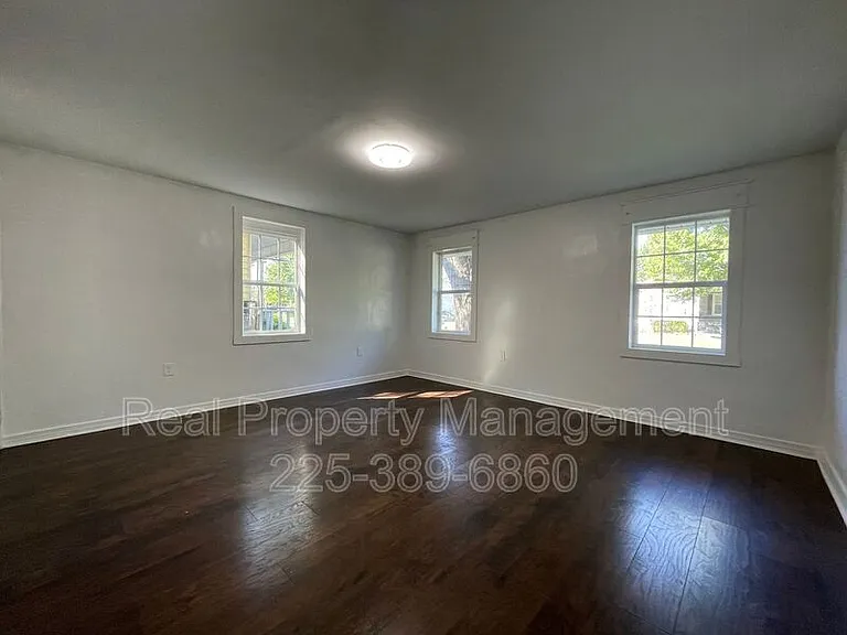 9642 Lewis St — Photo 16