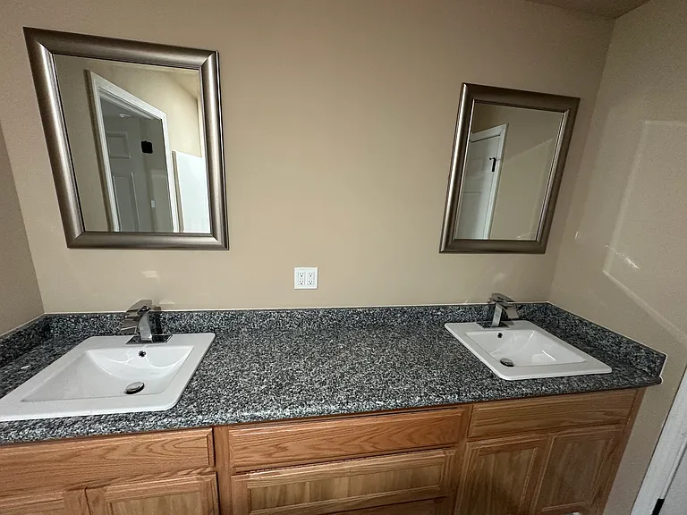 208 W Arden St #1 & 2 — Photo 10