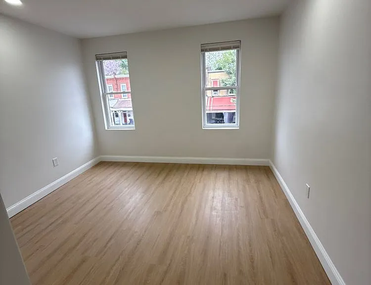 5241 Pulaski Ave — Photo 21