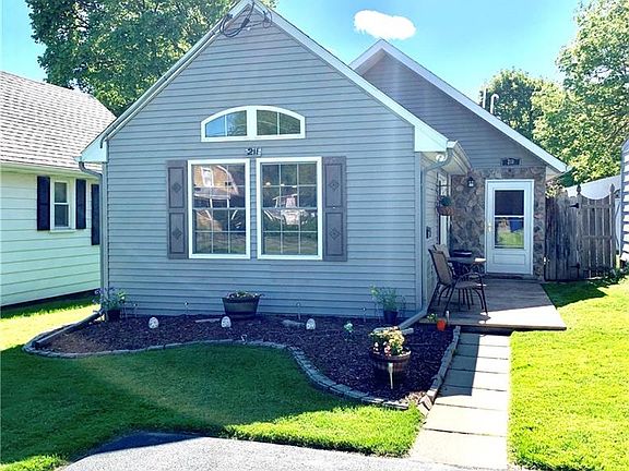 2nd image of 211 Scott Ave