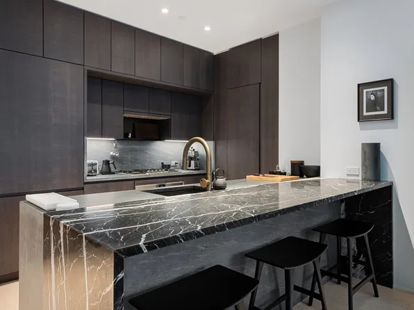 130 William Street 10D image 2 of 18