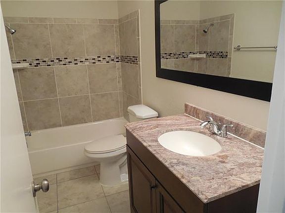 4th image of 505 King Ln
