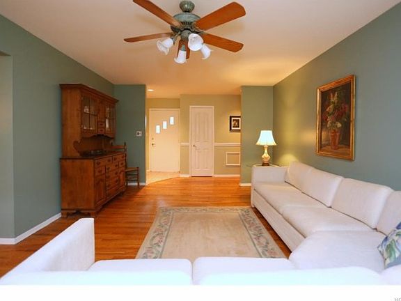 4th image of 26 Claremont Ln