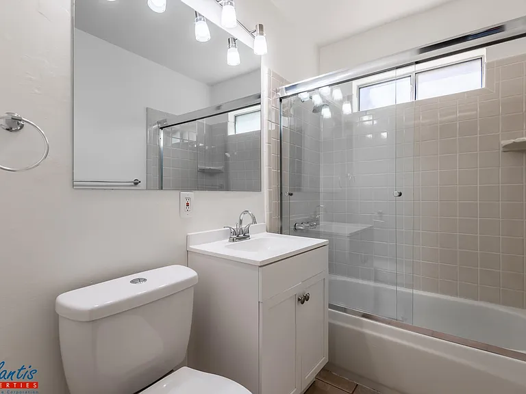 589 N 3rd St #2 — Photo 5