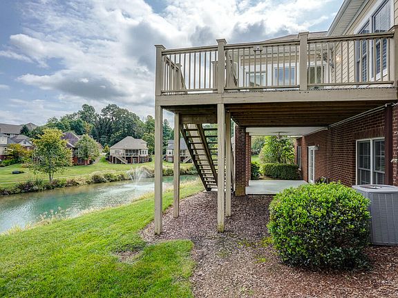 3rd image of 1038 Hunters Lake Dr