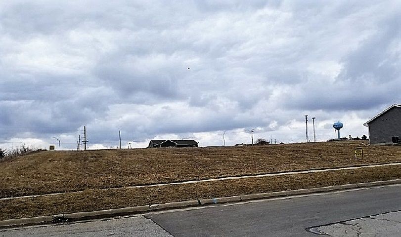 2nd image of 1320 Circle Dr