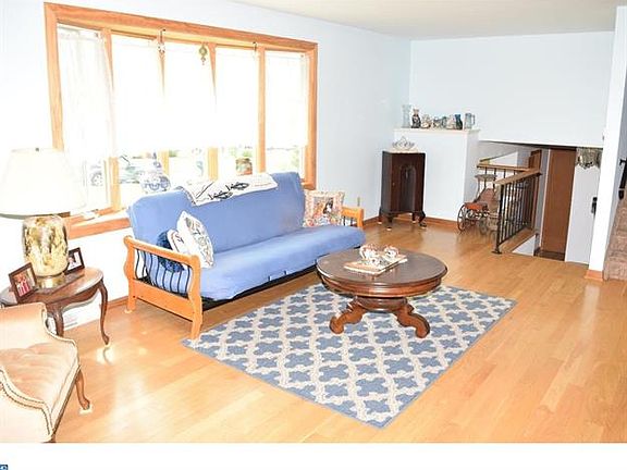 4th image of 35 Flafair Dr