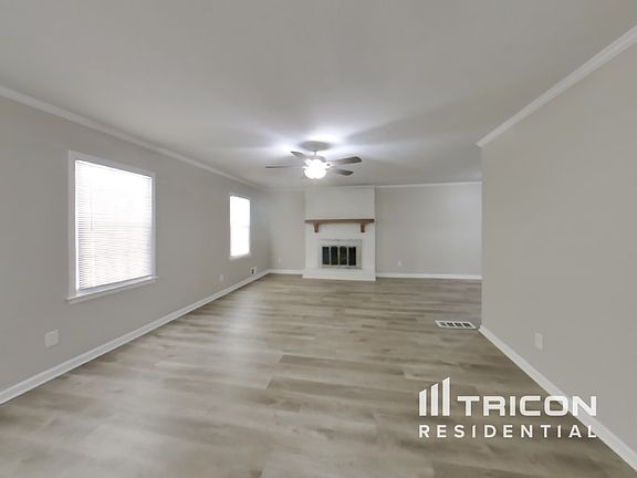 4th image of 444 Valley Woods Cir SE